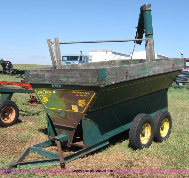 image for item 2669 Grain-o-vator grain cart