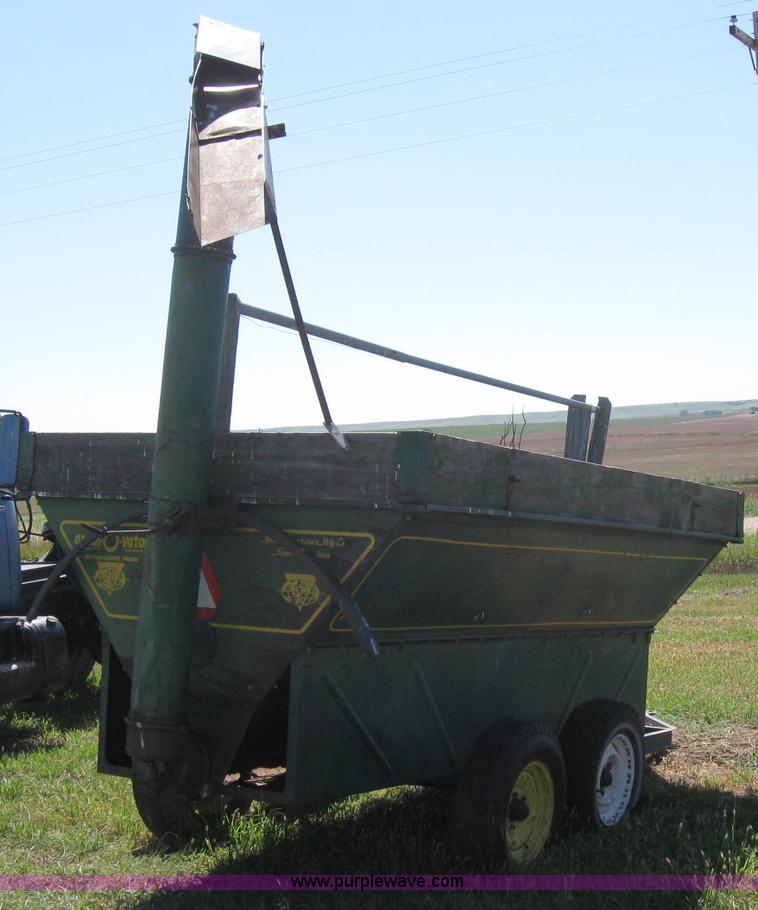 image for item 2669 Grain-o-vator grain cart