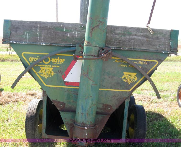 image for item 2669 Grain-o-vator grain cart