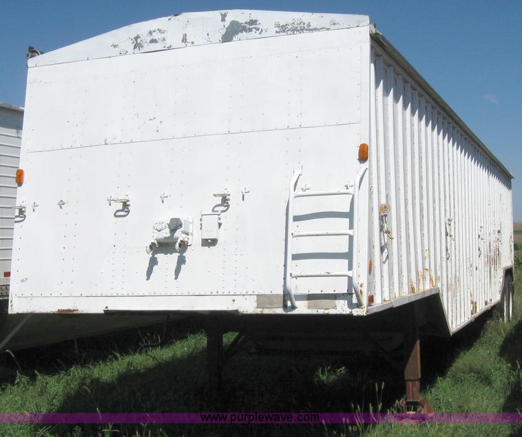 image for item 2672 1973 Hobbs 38' grain trailer