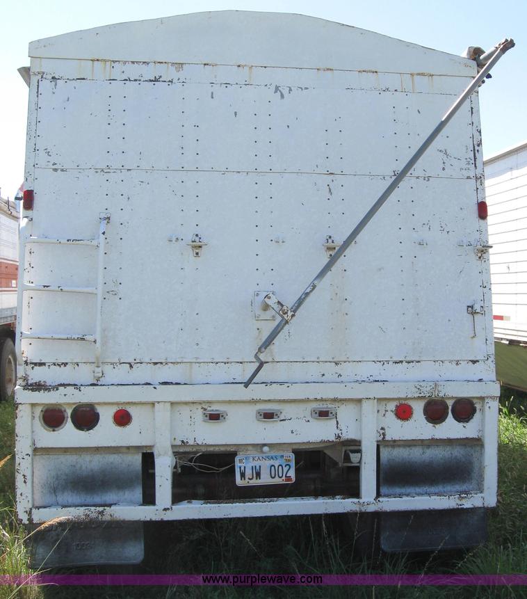 image for item 2672 1973 Hobbs 38' grain trailer