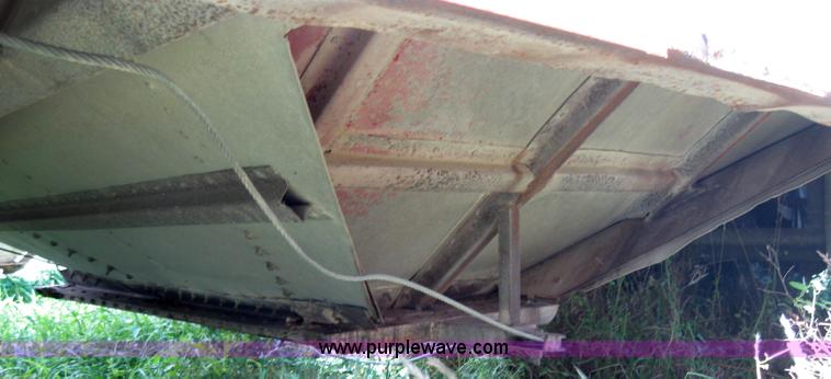 image for item 2672 1973 Hobbs 38' grain trailer