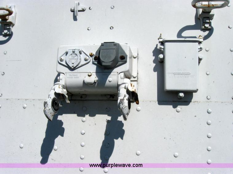 image for item 2672 1973 Hobbs 38' grain trailer