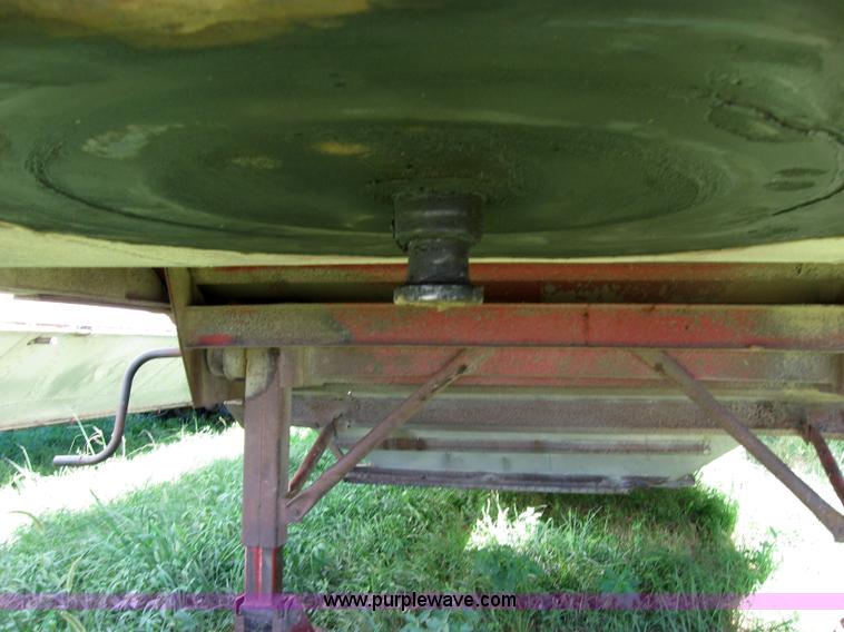 image for item 2672 1973 Hobbs 38' grain trailer