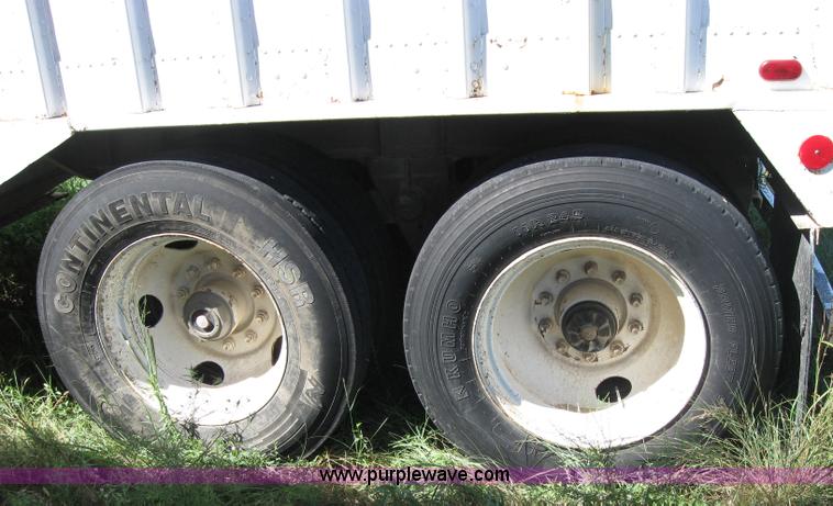 image for item 2672 1973 Hobbs 38' grain trailer