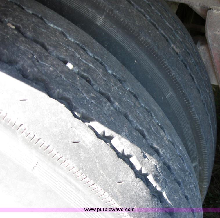 image for item 2672 1973 Hobbs 38' grain trailer