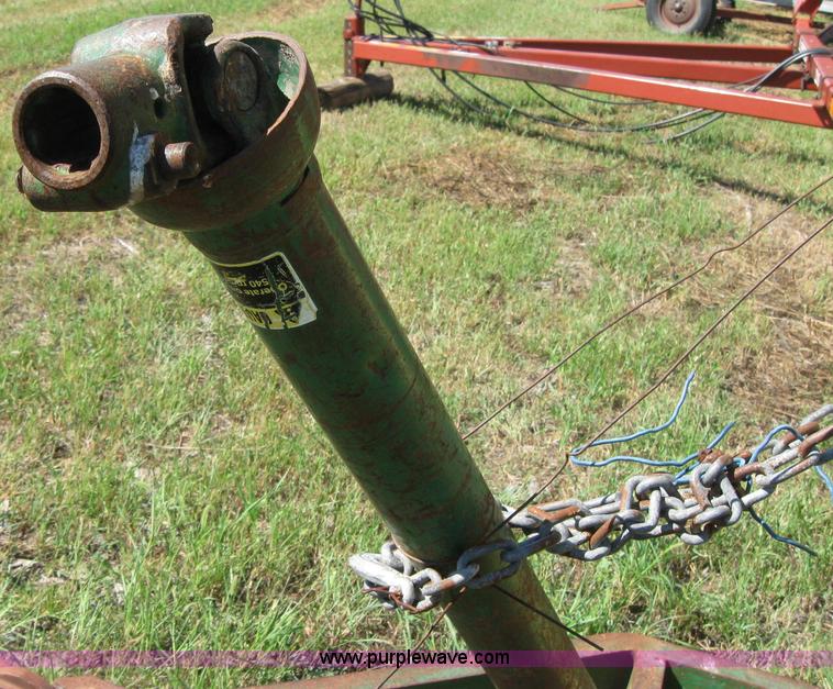 image for item 2675 John Deere 470 grain cart