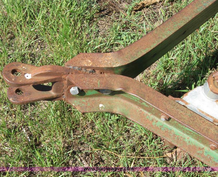 image for item 2675 John Deere 470 grain cart