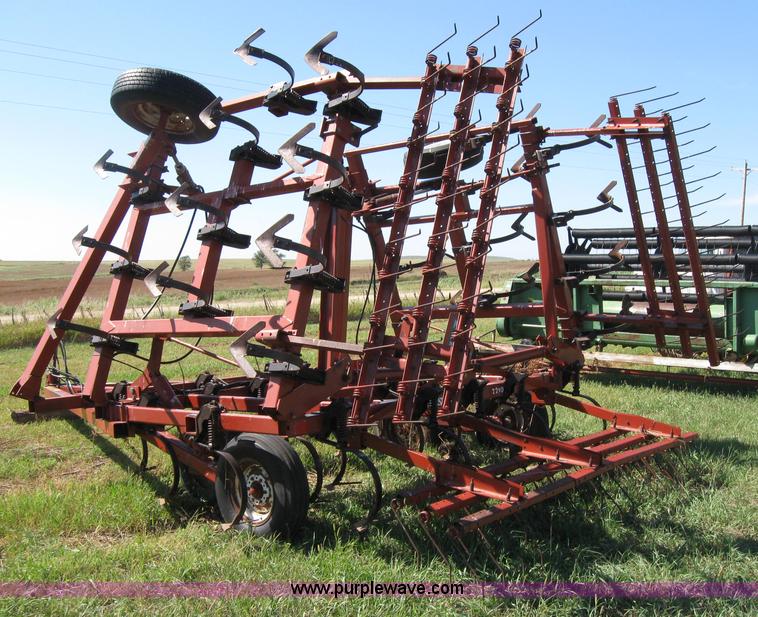 image for item 2676 Hesston 2210 field cultivator