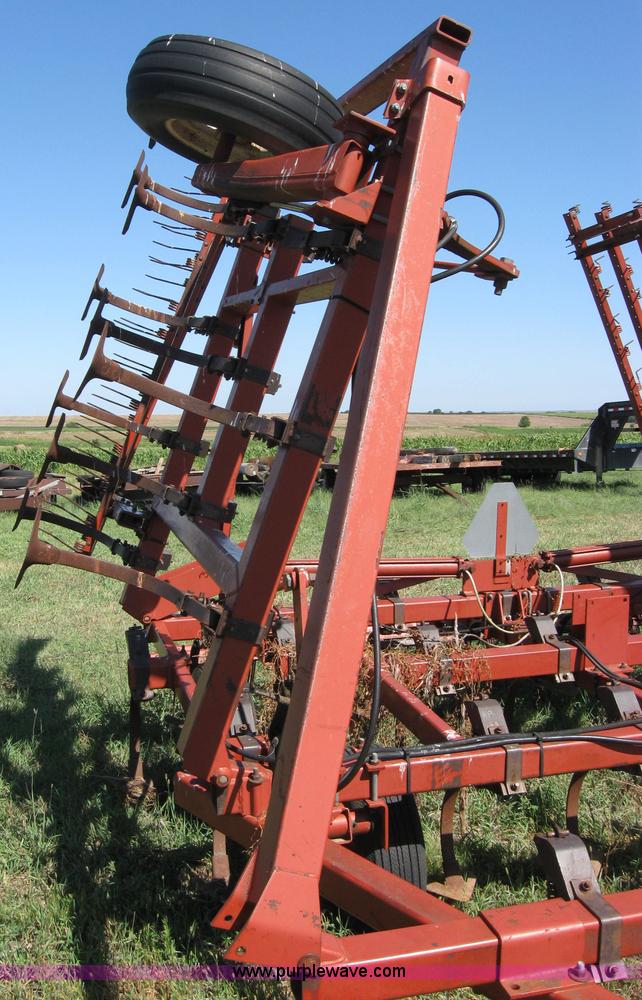 image for item 2676 Hesston 2210 field cultivator