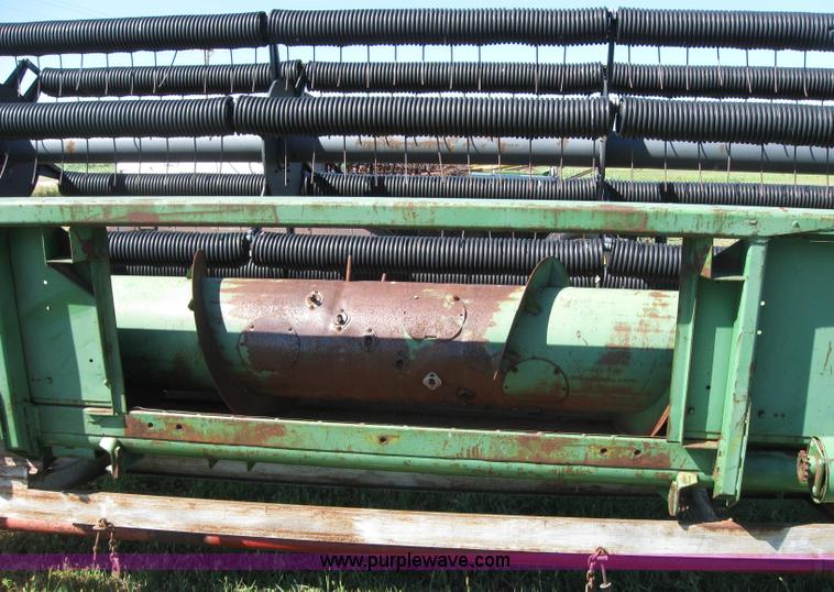 image for item 2677 John Deere 215 platform header