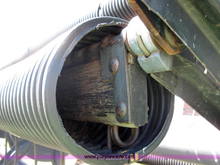 image for item 2677 John Deere 215 platform header