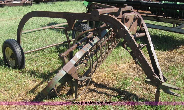 image for item 2678 John Deere 10' side delivery rake
