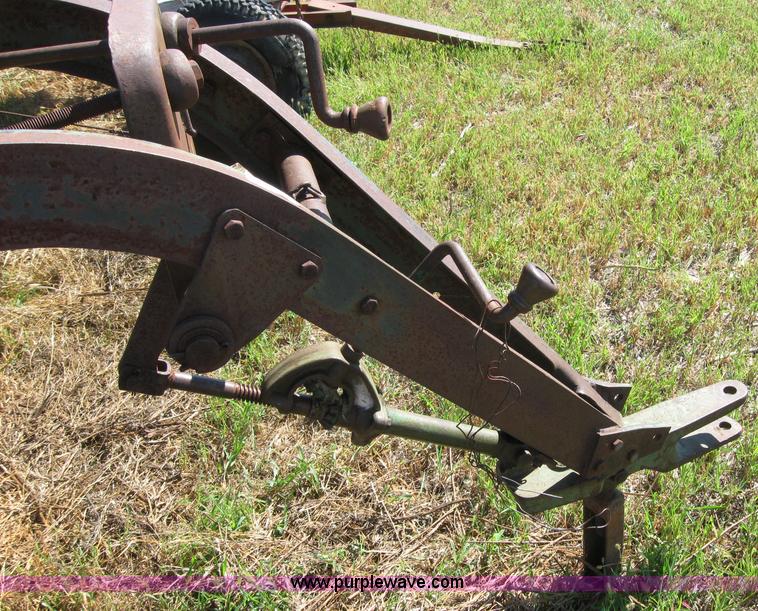 image for item 2678 John Deere 10' side delivery rake