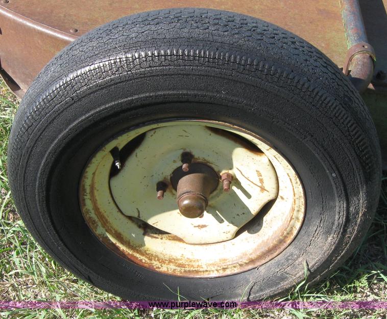 image for item 2681 John Deere 127 rotary cutter