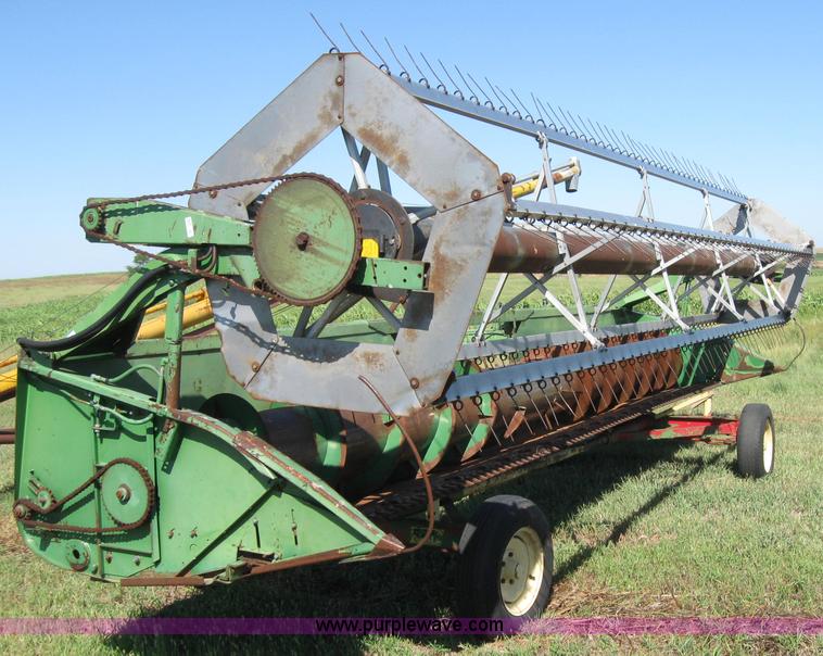image for item 2683 John Deere flex platform header