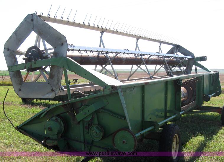 image for item 2683 John Deere flex platform header