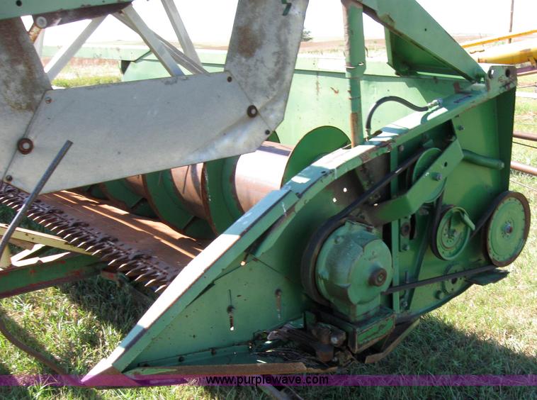 image for item 2683 John Deere flex platform header