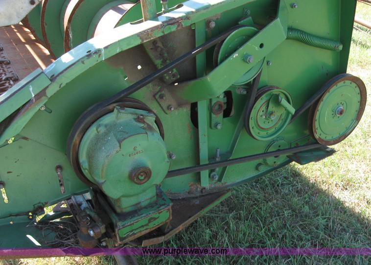 image for item 2683 John Deere flex platform header