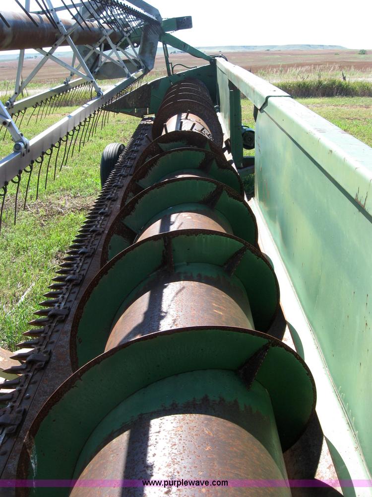 image for item 2683 John Deere flex platform header