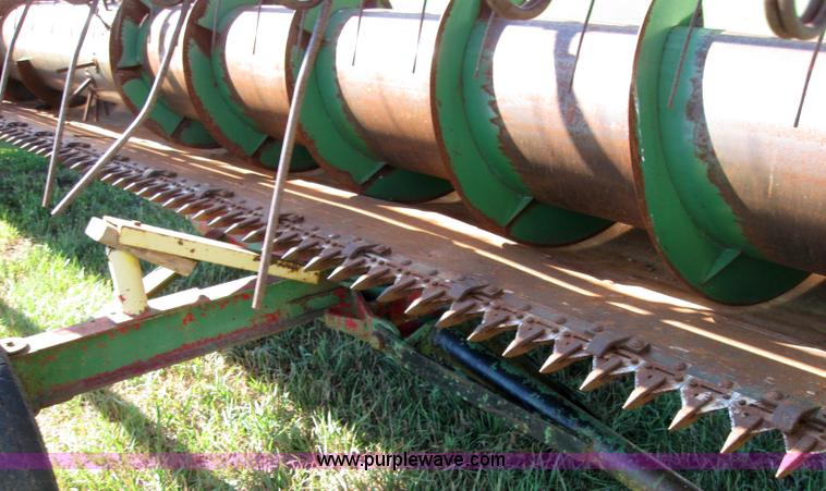 image for item 2683 John Deere flex platform header