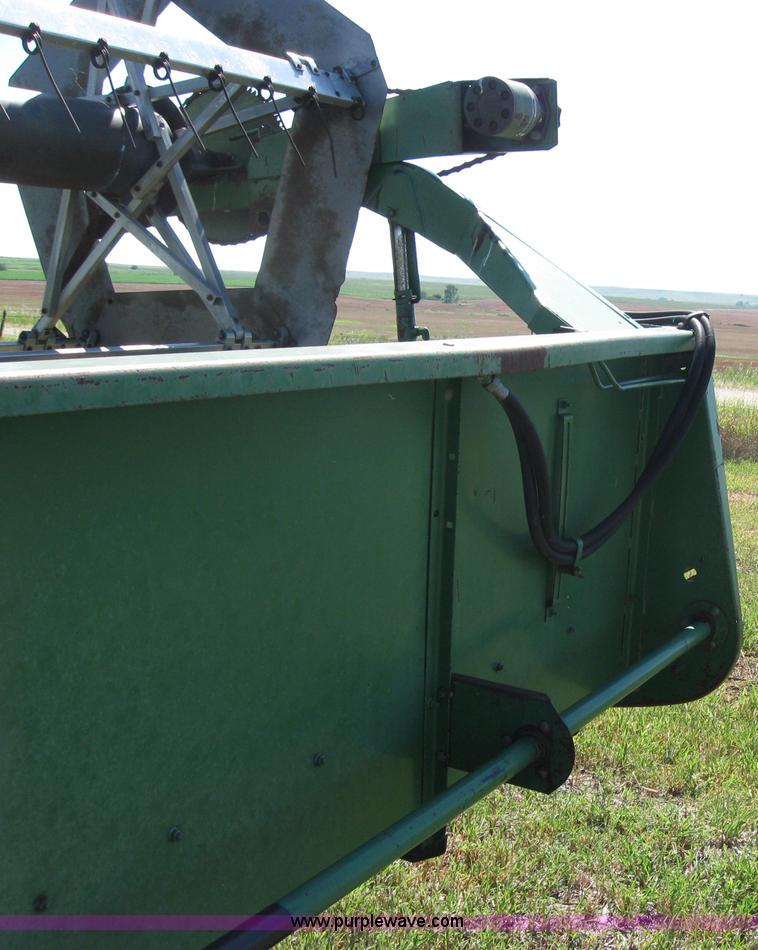 image for item 2683 John Deere flex platform header