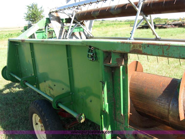 image for item 2683 John Deere flex platform header