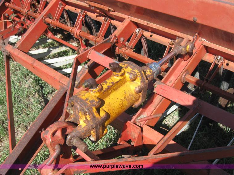 image for item 2685 International 10 grain drill