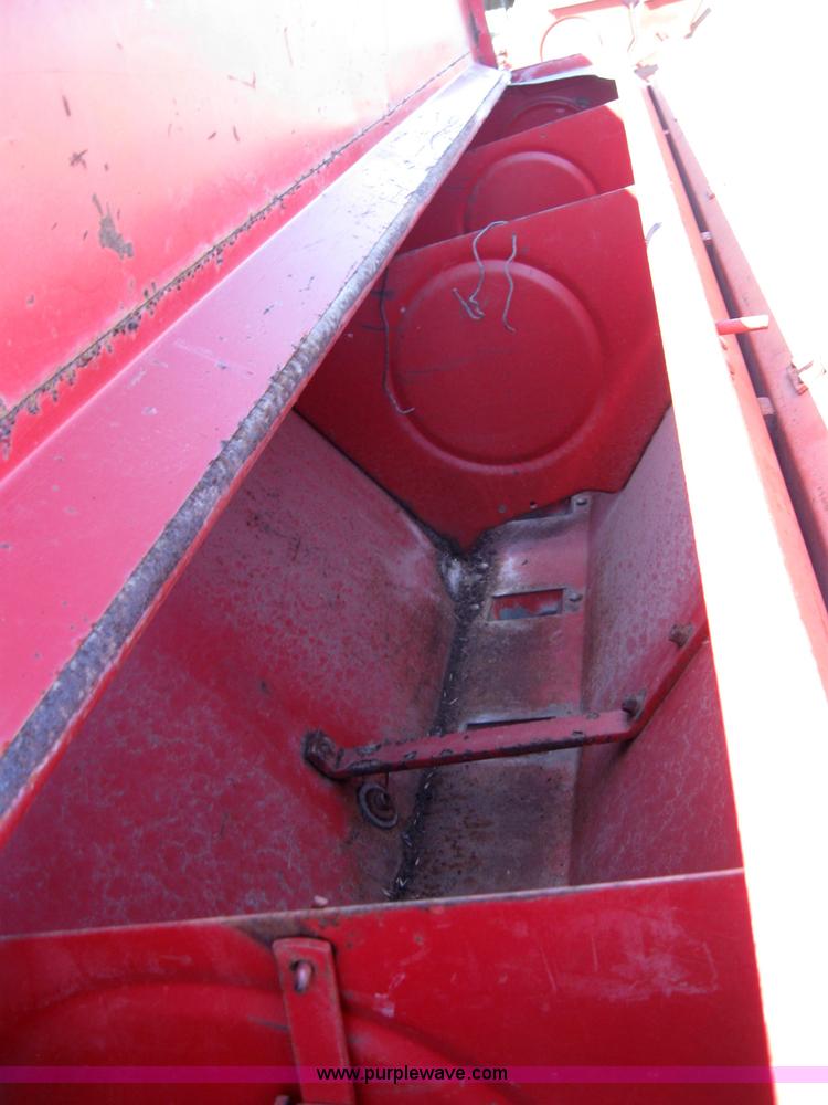 image for item 2685 International 10 grain drill