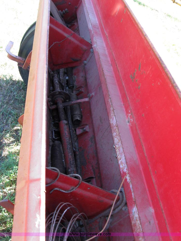 image for item 2685 International 10 grain drill
