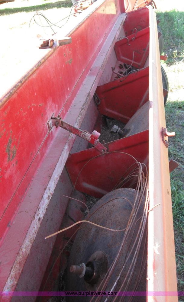 image for item 2685 International 10 grain drill