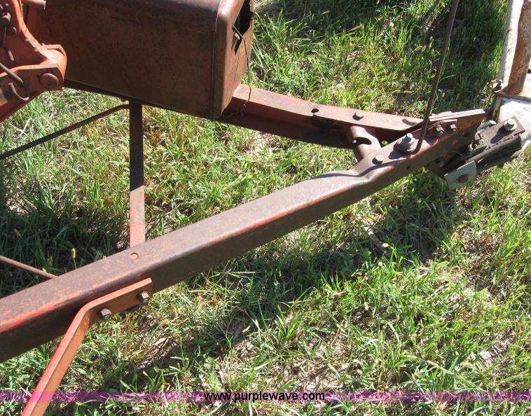 image for item 2685 International 10 grain drill