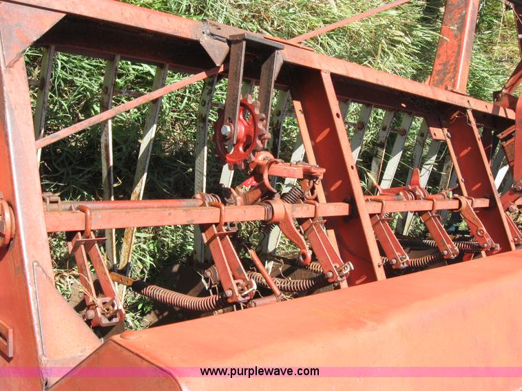 image for item 2686 International 10 grain drill