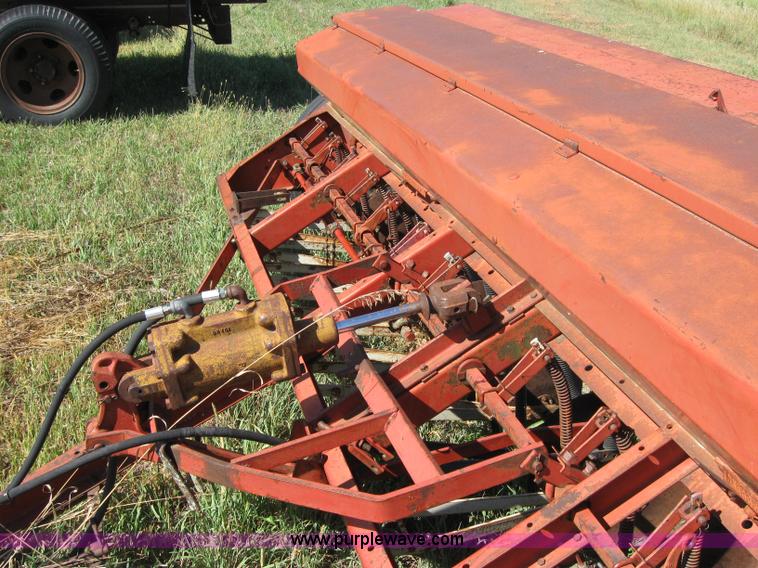 image for item 2686 International 10 grain drill