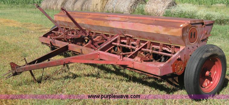 image for item 2689 International 10 grain drill