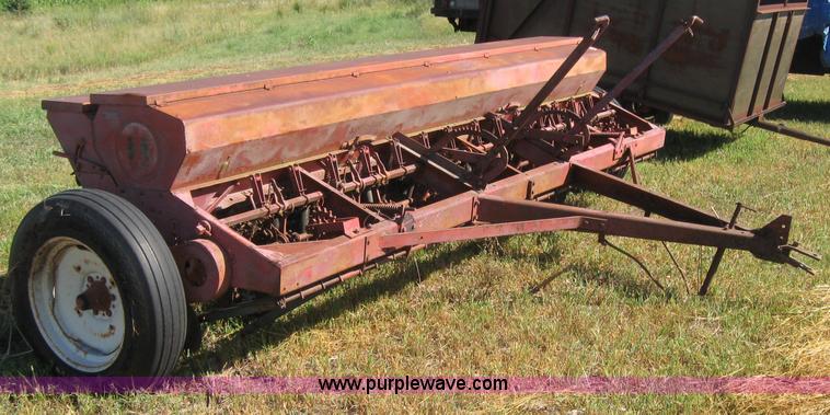 image for item 2689 International 10 grain drill