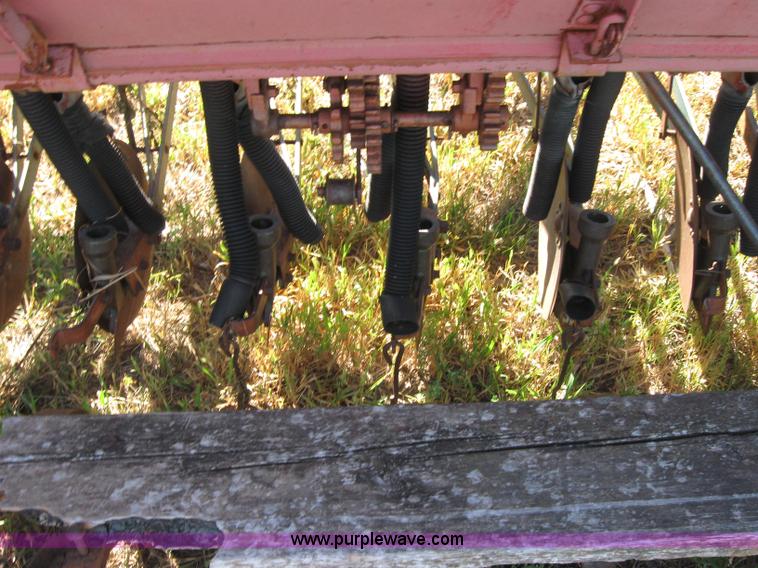 image for item 2689 International 10 grain drill