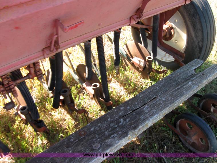 image for item 2689 International 10 grain drill