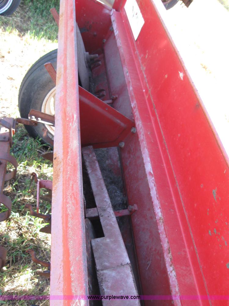 image for item 2689 International 10 grain drill