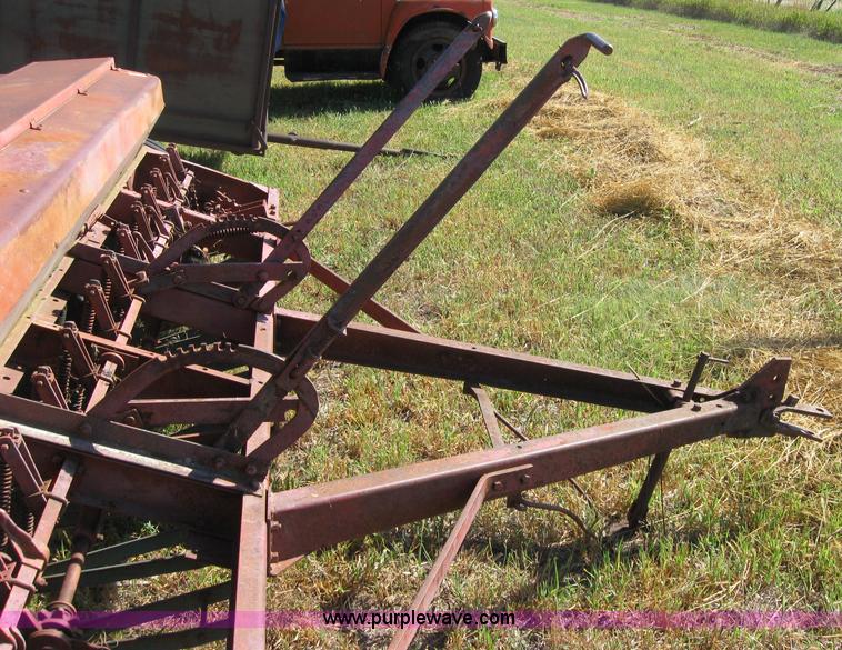 image for item 2689 International 10 grain drill