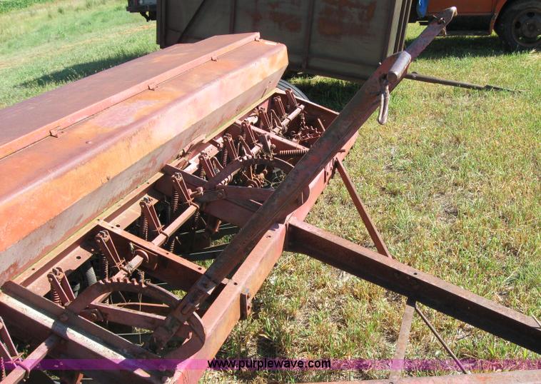 image for item 2689 International 10 grain drill