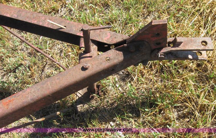 image for item 2689 International 10 grain drill