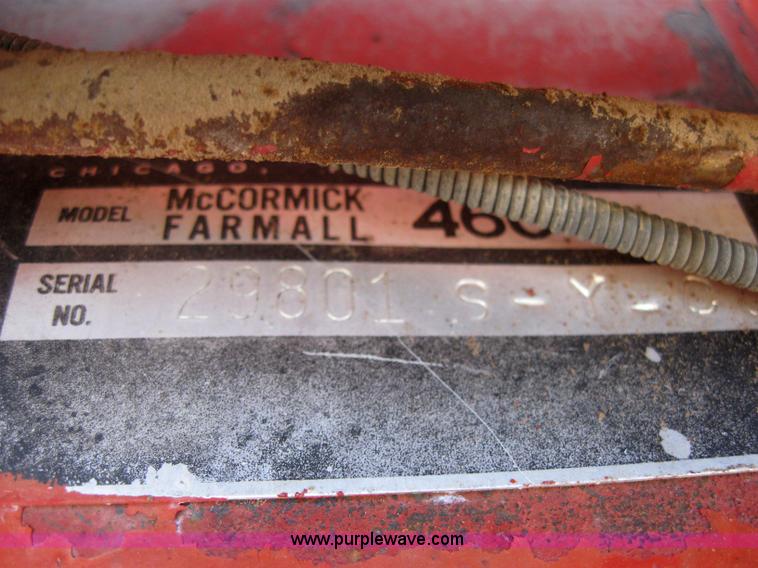 image for item 2692 Farmall 460 tractor with Farmhand F-11 loader and bale grapple