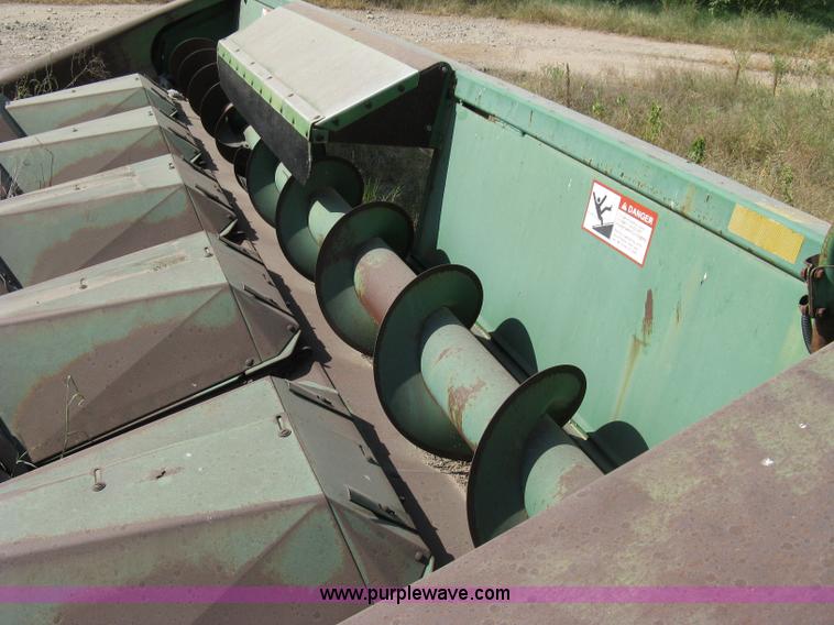 image for item 5052 John Deere 644 corn head