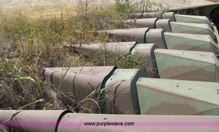 image for item 5052 John Deere 644 corn head