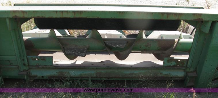 image for item 5052 John Deere 644 corn head