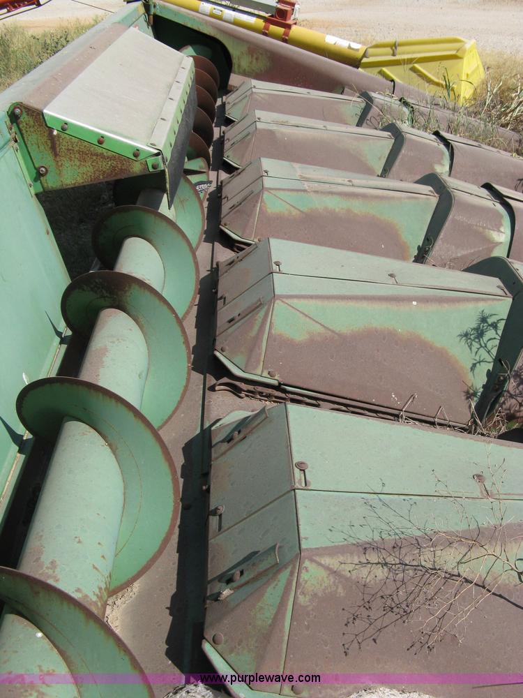 image for item 5052 John Deere 644 corn head