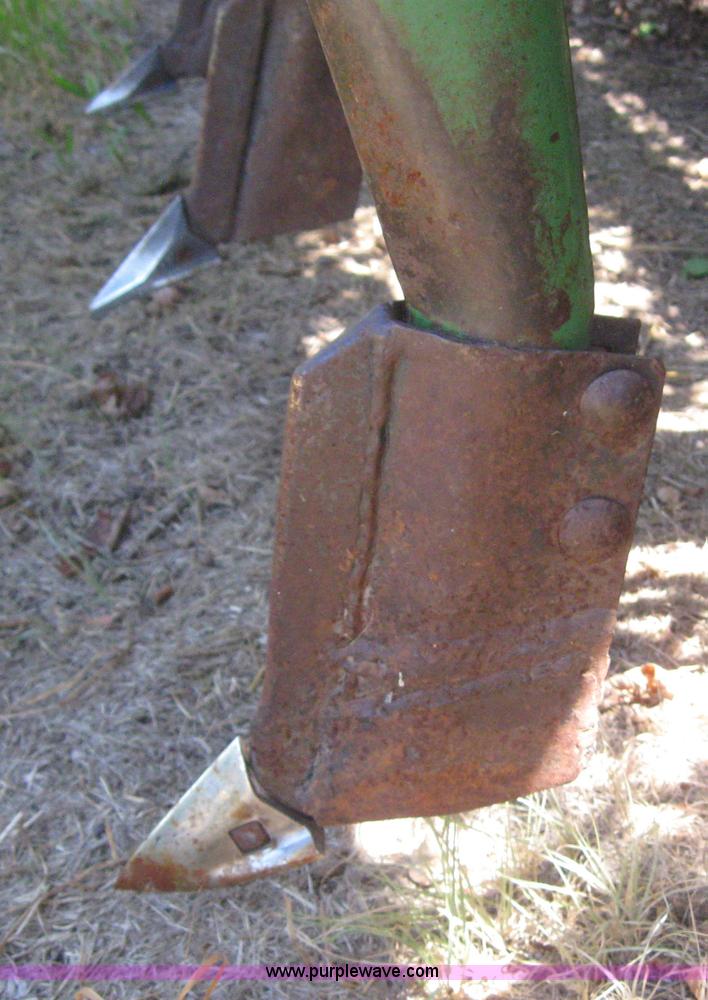 image for item 6176 John Deere LZ812 hoe drills