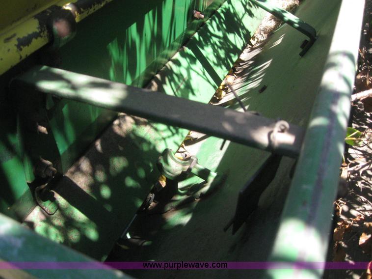 image for item 6176 John Deere LZ812 hoe drills