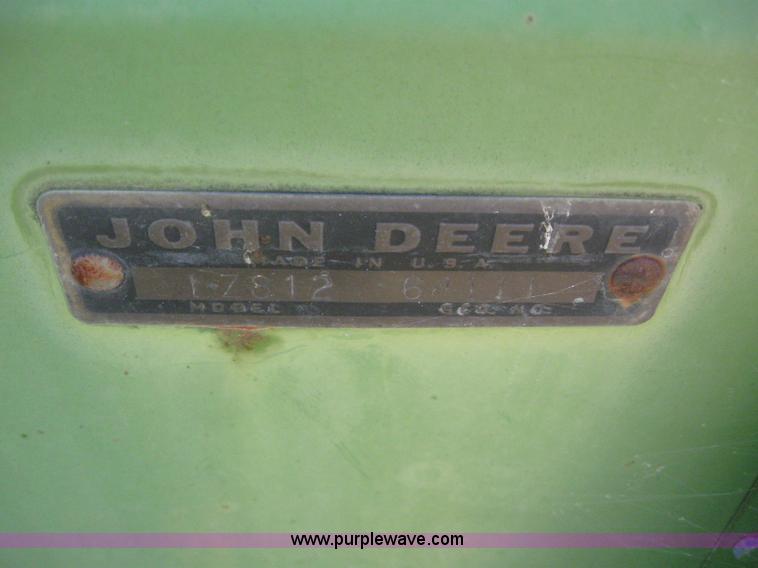 image for item 6176 John Deere LZ812 hoe drills